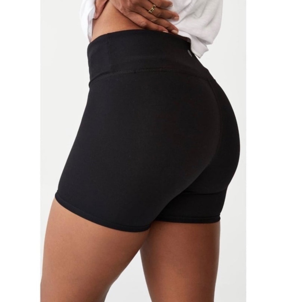 NWOT Cotton: On BODY High Waisted Bike Shortie Shorts black size XS